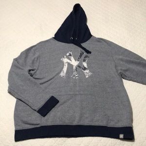 Majestic NY Hoodie Size XL